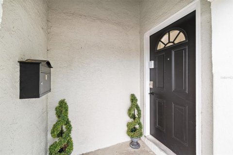 House in Saint Petersburg, Florida 3 bedrooms, 110.18 sq.m. № 1914944 - photo 4