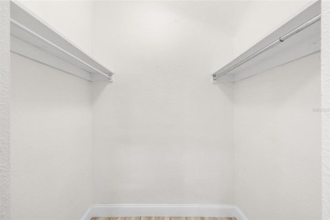 House in Saint Petersburg, Florida 3 bedrooms, 110.18 sq.m. № 1914944 - photo 23