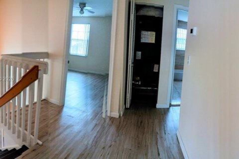 House in Miramar, Florida 3 bedrooms, 174.75 sq.m. № 2011329 - photo 7