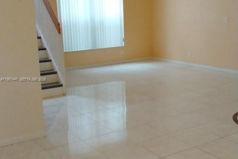 House in Miramar, Florida 3 bedrooms, 174.75 sq.m. № 2011329 - photo 6