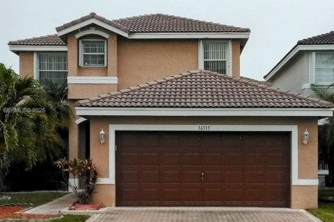 House in Miramar, Florida 3 bedrooms, 174.75 sq.m. № 2011329