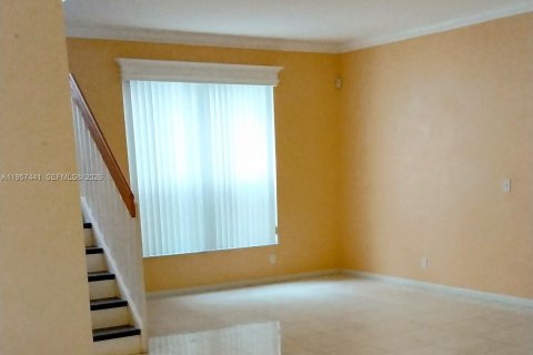 House in Miramar, Florida 3 bedrooms, 174.75 sq.m. № 2011329 - photo 3