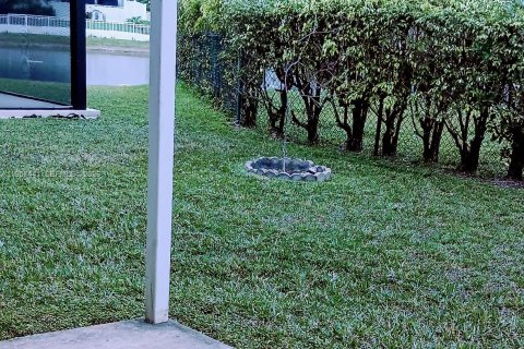 House in Miramar, Florida 3 bedrooms, 174.75 sq.m. № 2011329 - photo 19