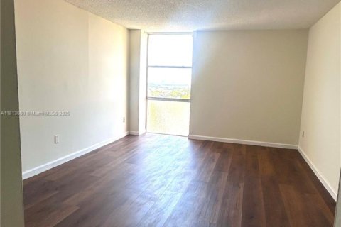 Copropriété à louer à North Miami, Floride: 1 chambre, 67.17 m2 № 1960016 - photo 7