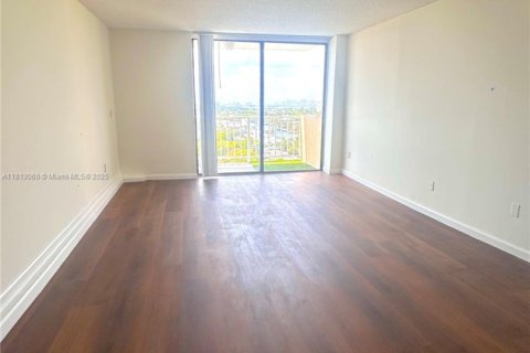 Copropriété à louer à North Miami, Floride: 1 chambre, 67.17 m2 № 1960016 - photo 2