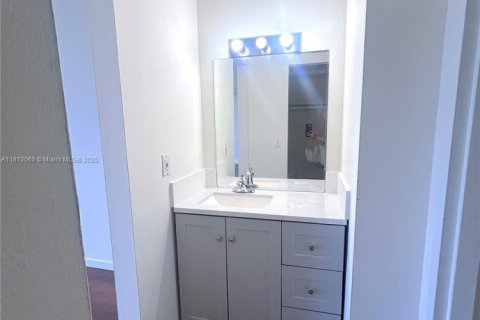 Copropriété à louer à North Miami, Floride: 1 chambre, 67.17 m2 № 1960016 - photo 8