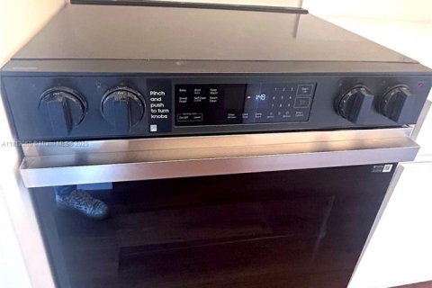 Copropriété à louer à North Miami, Floride: 1 chambre, 67.17 m2 № 1960016 - photo 4