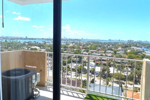 Copropriété à louer à North Miami, Floride: 1 chambre, 67.17 m2 № 1960016 - photo 13