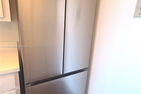 Copropriété à louer à North Miami, Floride: 1 chambre, 67.17 m2 № 1960016 - photo 5