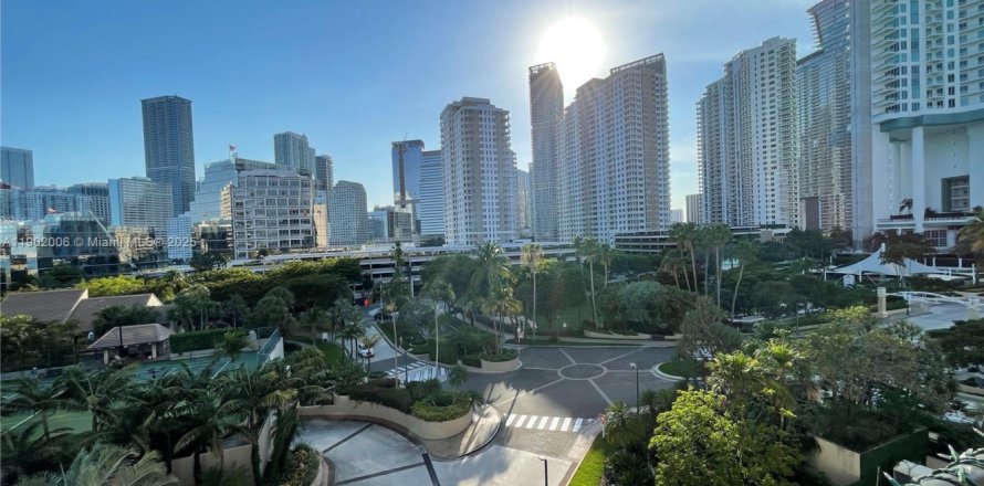Condo in Miami, Florida, 2 bedrooms  № 1953715
