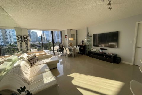Condo in Miami, Florida, 2 bedrooms  № 1953715 - photo 10