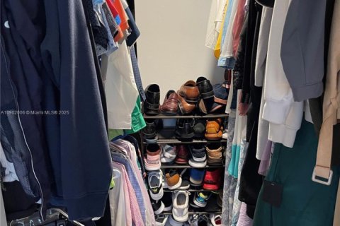 Condo in Miami, Florida, 2 bedrooms  № 1953715 - photo 21