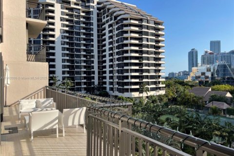 Condo in Miami, Florida, 2 bedrooms  № 1953715 - photo 4