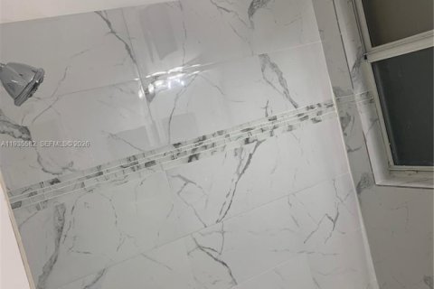 Снять в аренду виллу или дом в Хомстед, Флорида 3 спальни, 199.46м2, № 2088728 - фото 6