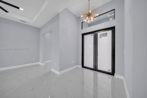 House in Lehigh Acres, Florida 3 bedrooms, 142.23 sq.m. № 2003253 - photo 11