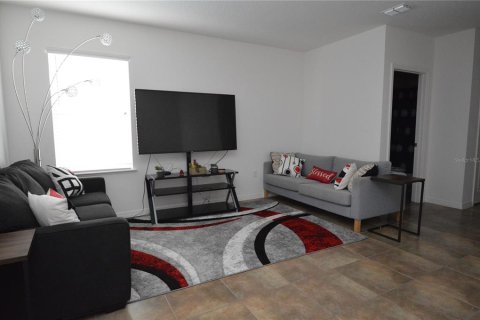 Villa ou maison à vendre à Kissimmee, Floride: 3 chambres, 172.98 m2 № 2136139 - photo 5