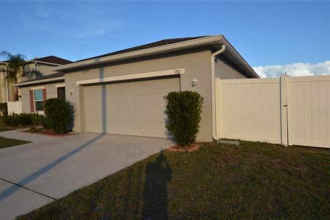 Villa ou maison à vendre à Kissimmee, Floride: 3 chambres, 172.98 m2 № 2136139 - photo 2