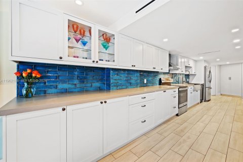 Купить кондоминиум в Ки-Бискейн, Флорида 3 спальни, 175.49м2, № 2025155 - фото 11