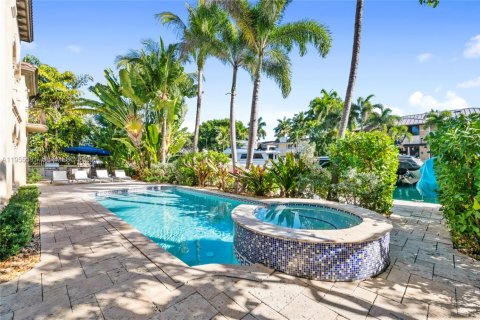 Casa en alquiler en Fort Lauderdale, Florida, 7 dormitorios, 542.36 m2 № 2011635 - foto 11
