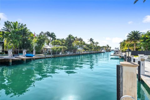 Casa en alquiler en Fort Lauderdale, Florida, 7 dormitorios, 542.36 m2 № 2011635 - foto 8