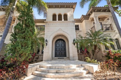 Casa en alquiler en Fort Lauderdale, Florida, 7 dormitorios, 542.36 m2 № 2011635 - foto 3