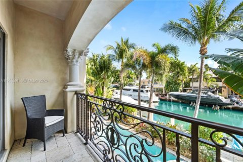 Casa en alquiler en Fort Lauderdale, Florida, 7 dormitorios, 542.36 m2 № 2011635 - foto 9