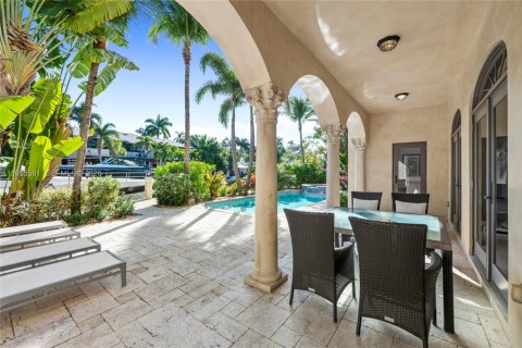 Casa en alquiler en Fort Lauderdale, Florida, 7 dormitorios, 542.36 m2 № 2011635 - foto 15