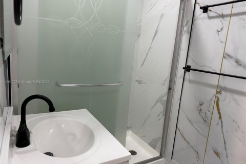 Купить таунхаус в Майами-Гарденс, Флорида 3 спальни, 98.29м2, № 1946278 - фото 11