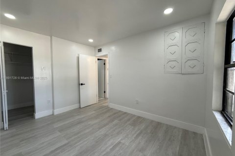 Купить таунхаус в Майами-Гарденс, Флорида 3 спальни, 98.29м2, № 1946278 - фото 13