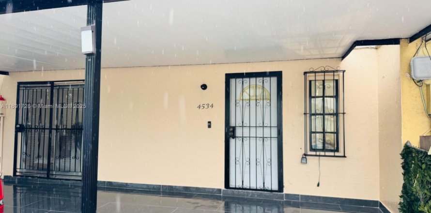 Touwnhouse à Miami Gardens, Floride 3 chambres, 98.29 m2 № 1946278