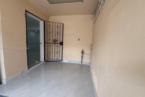 Купить таунхаус в Майами-Гарденс, Флорида 3 спальни, 98.29м2, № 1946278 - фото 20