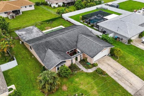 Casa en venta en Cape Coral, Florida, 4 dormitorios, 184.88 m2 № 1914348 - foto 2