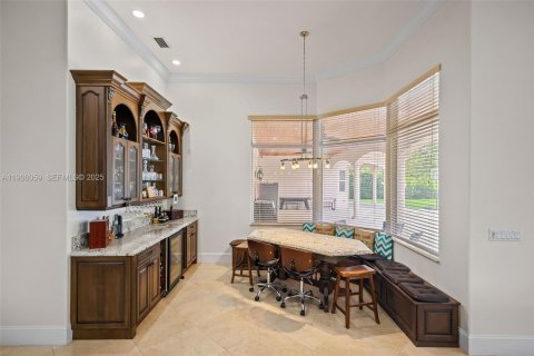 House in Miami, Florida 5 bedrooms, 500.46 sq.m. № 1974325 - photo 21