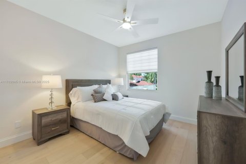 Condominio en venta en Naples, Florida, 4 dormitorios, 187.38 m2 № 1691697 - foto 16
