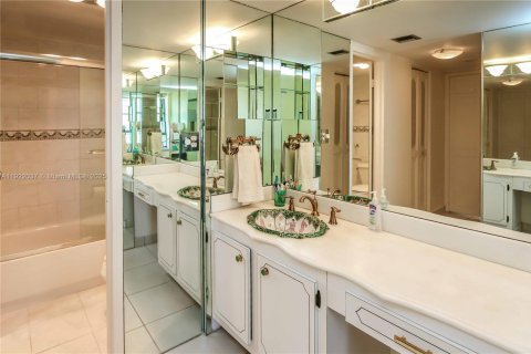 Купить кондоминиум в Авентура, Флорида 2 спальни, 92.53м2, № 1975975 - фото 19