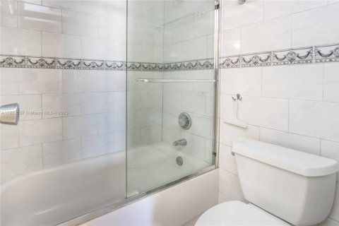 Купить кондоминиум в Авентура, Флорида 2 спальни, 92.53м2, № 1975975 - фото 18