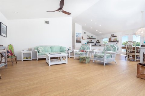 House in Placida, Florida 3 bedrooms, 107.02 sq.m. № 1828568 - photo 7