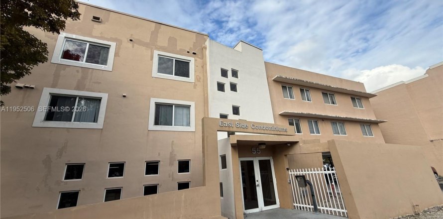 Condo in Hialeah, Florida, 2 bedrooms  № 2009594