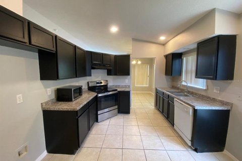 Casa en alquiler en Orlando, Florida, 3 dormitorios, 127.46 m2 № 2209818 - foto 2