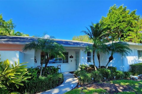Villa ou maison à vendre à Sarasota, Floride: 4 chambres, 209.03 m2 № 2152246 - photo 2