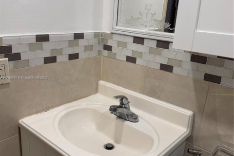 Купить кондоминиум в Санрайз, Флорида 1 спальня, 54.81м2, № 1958516 - фото 25