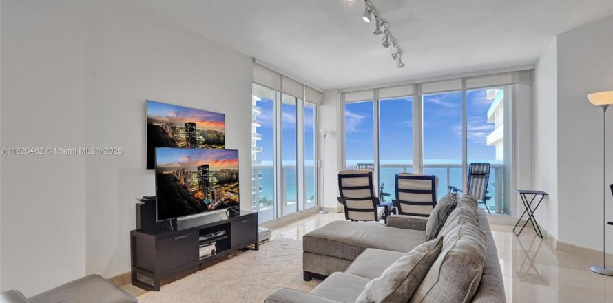 Condominio en Surfside, Florida, 2 dormitorios  № 1937624