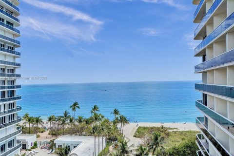 Condominio en alquiler en Surfside, Florida, 2 dormitorios, 183.95 m2 № 1937624 - foto 6