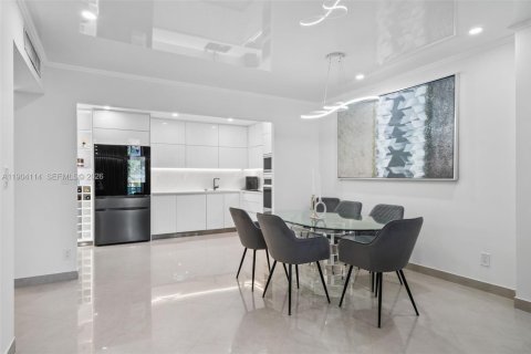 Condominio en venta en Sunny Isles Beach, Florida, 1 dormitorio, 92.9 m2 № 2081882 - foto 6