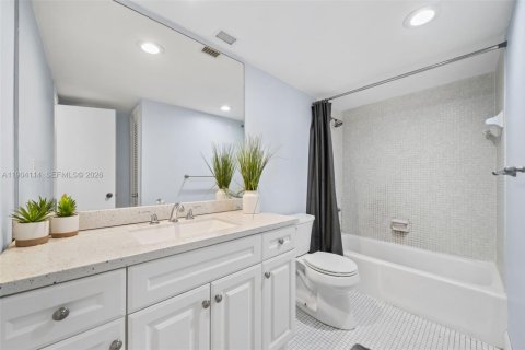 Condominio en venta en Sunny Isles Beach, Florida, 1 dormitorio, 92.9 m2 № 2081882 - foto 14