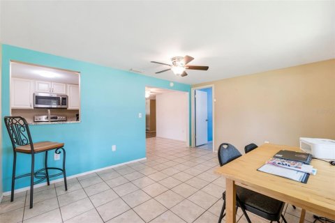 House in Port Richey, Florida 3 bedrooms, 148.27 sq.m. № 1914430 - photo 16