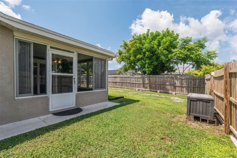 House in Port Richey, Florida 3 bedrooms, 148.27 sq.m. № 1914430 - photo 28