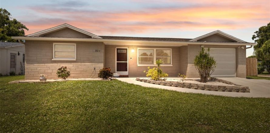 Casa en Port Richey, Florida 3 dormitorios, 148.27 m2 № 1914430