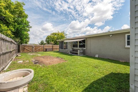 House in Port Richey, Florida 3 bedrooms, 148.27 sq.m. № 1914430 - photo 29