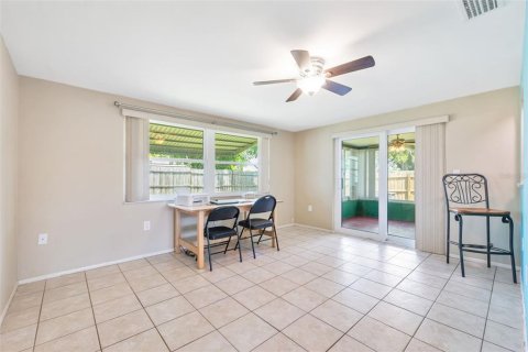 House in Port Richey, Florida 3 bedrooms, 148.27 sq.m. № 1914430 - photo 14